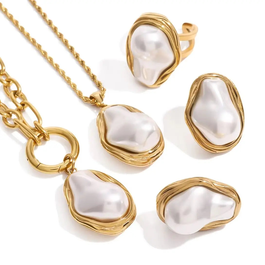 Veliora Pearl Chain Necklace ✨
