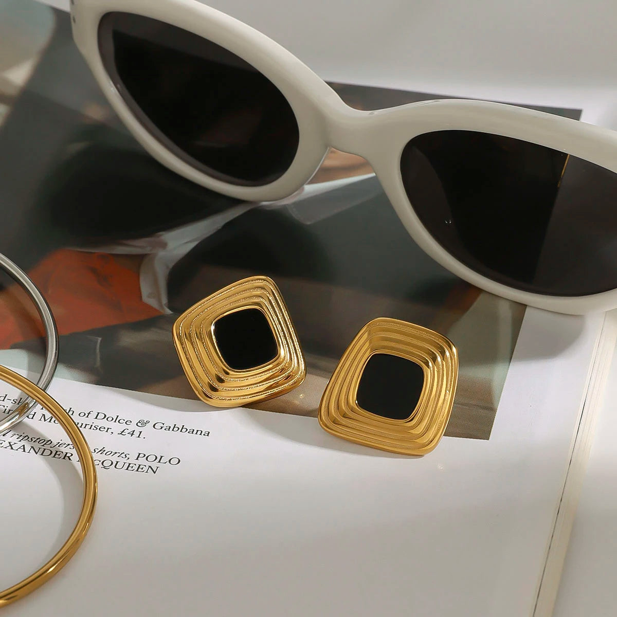 Veliora Retro Geometric Stud Earrings ✨