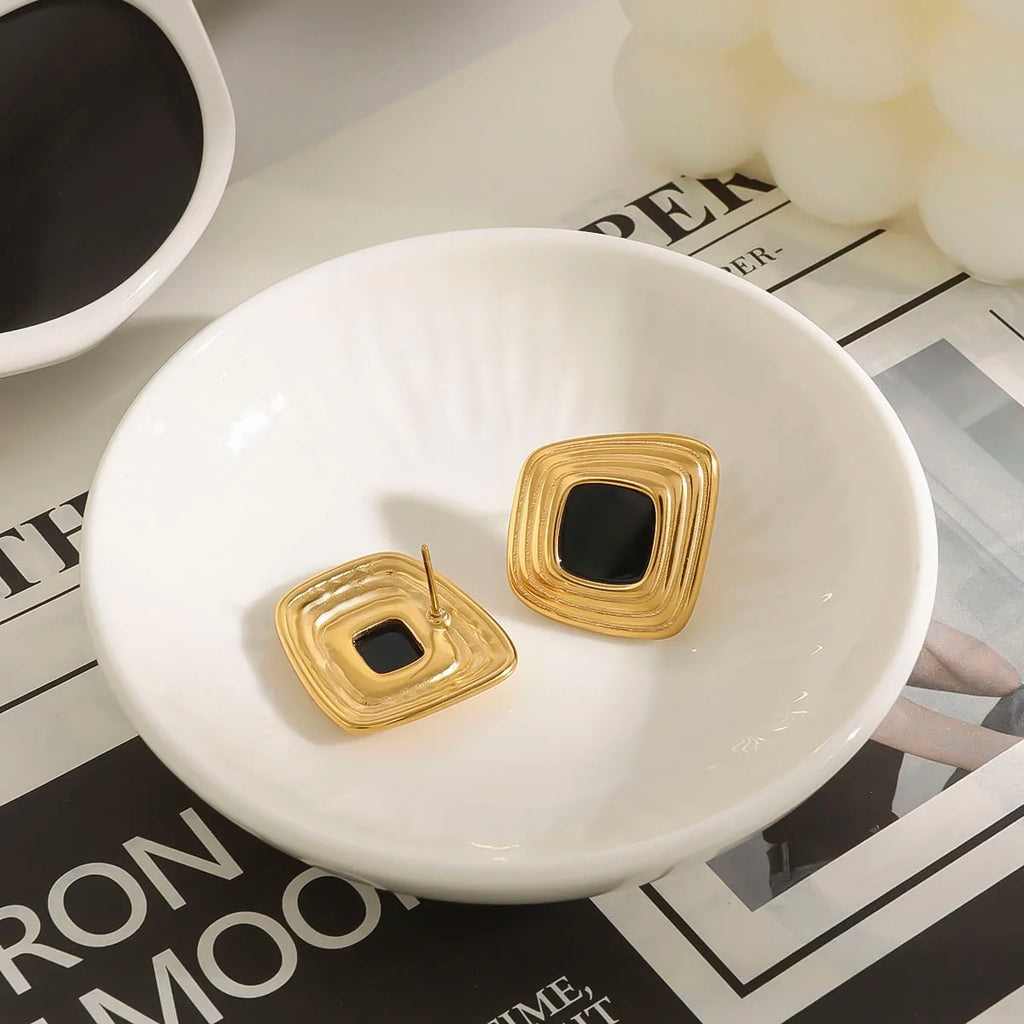 Veliora Retro Geometric Stud Earrings ✨