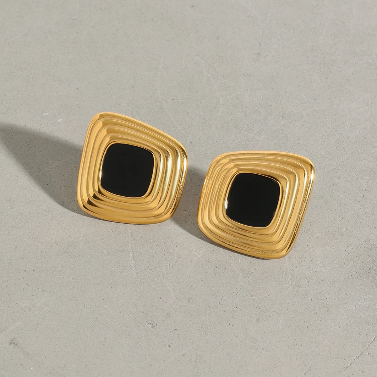 Veliora Retro Geometric Stud Earrings ✨