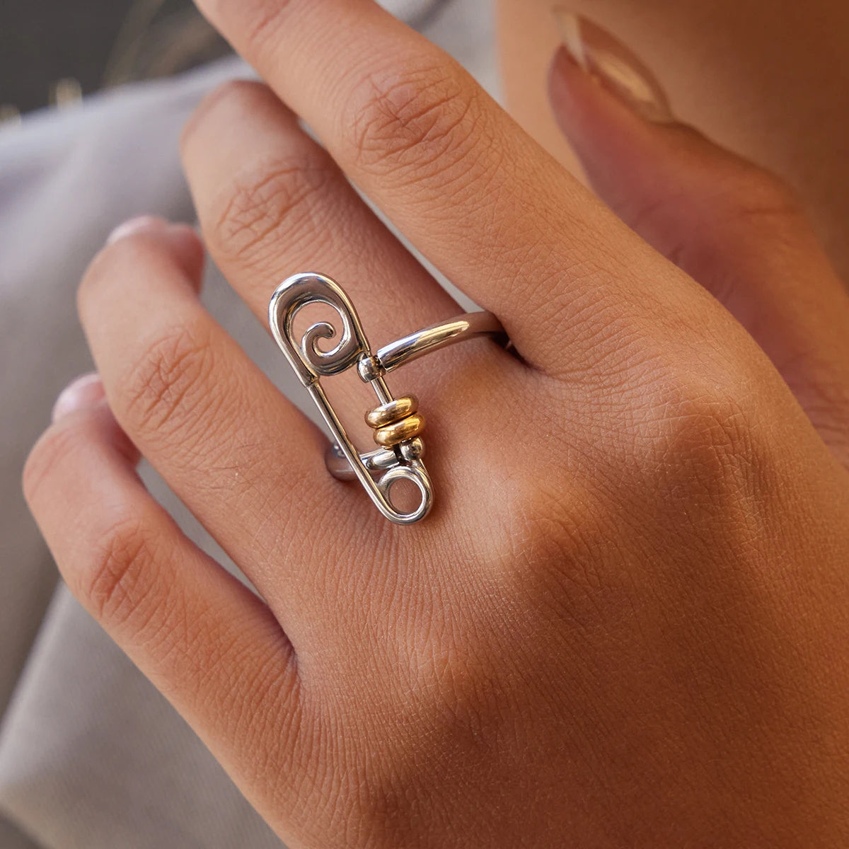 Veliora Linked Elegance Ring ✨