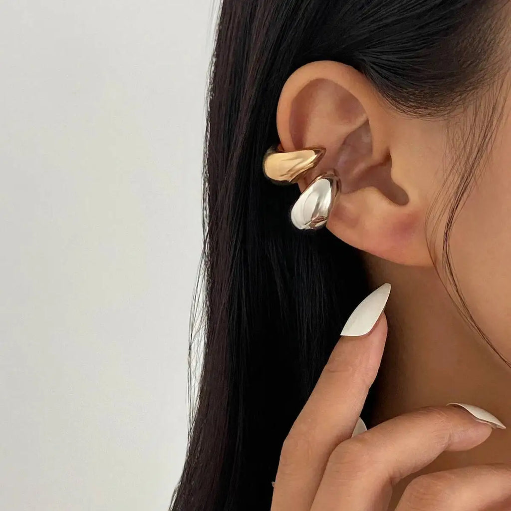 Veliora Liquid Drop C-Clip Earring ✨
