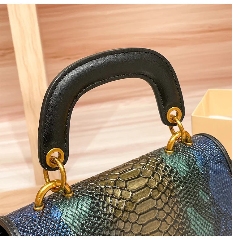 Veliora Contrast Luxe Crossbody 👜