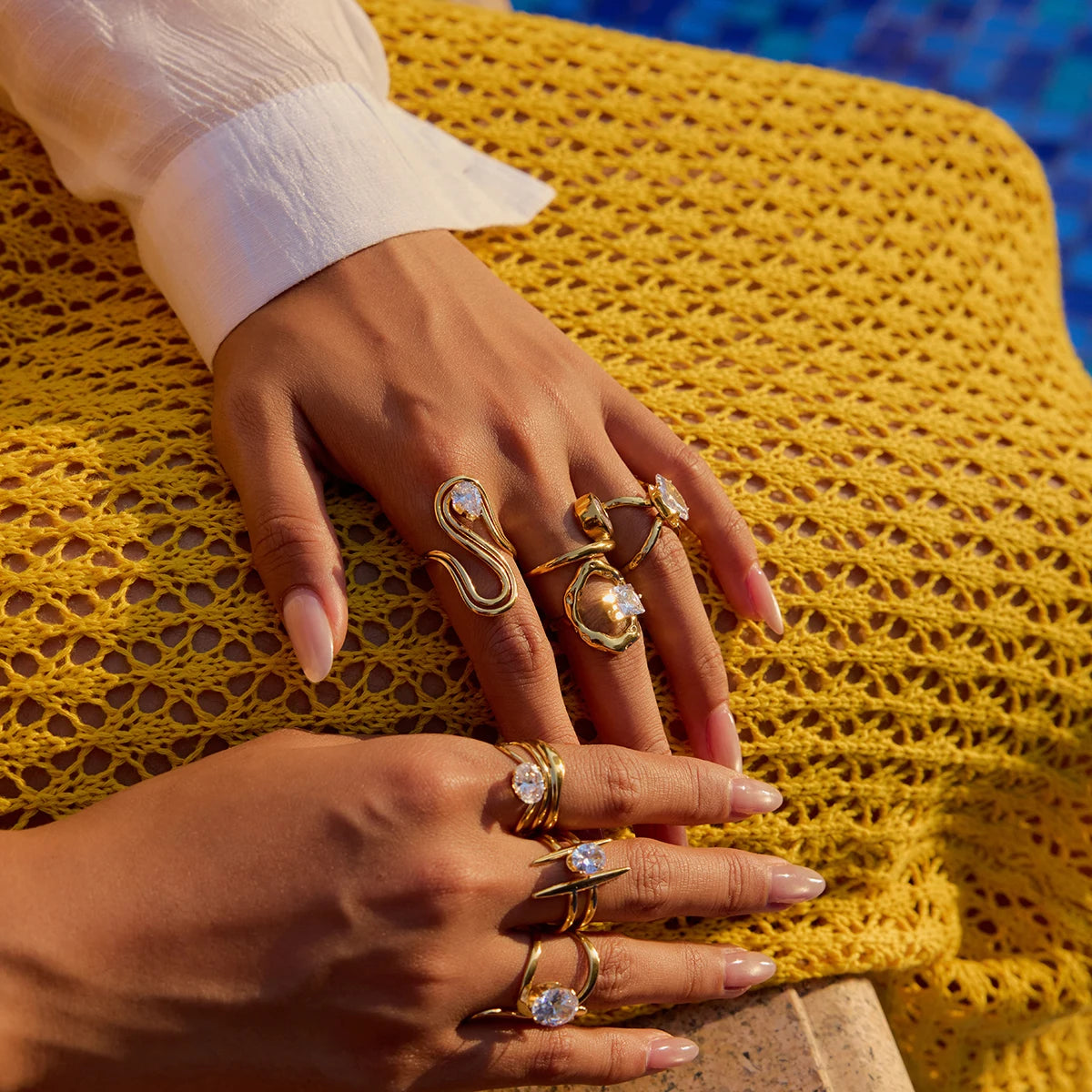 Veliora Hammered Cross Layer Ring ✨
