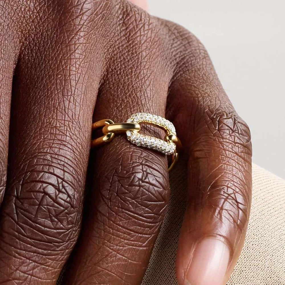 Veliora Oval Lumière Ring