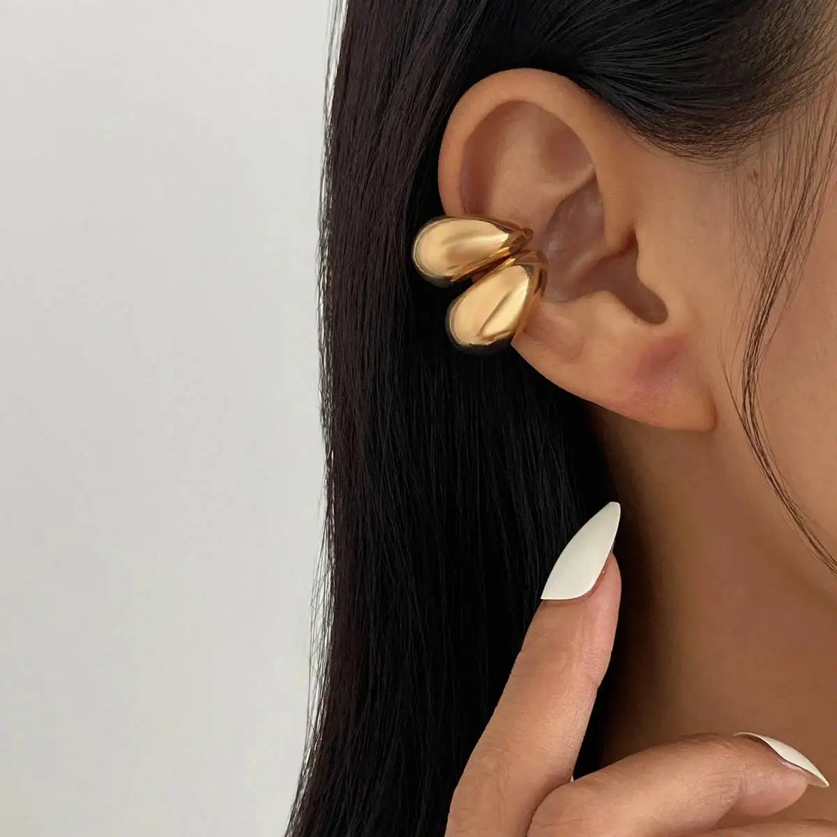 Veliora Liquid Drop C-Clip Earring ✨