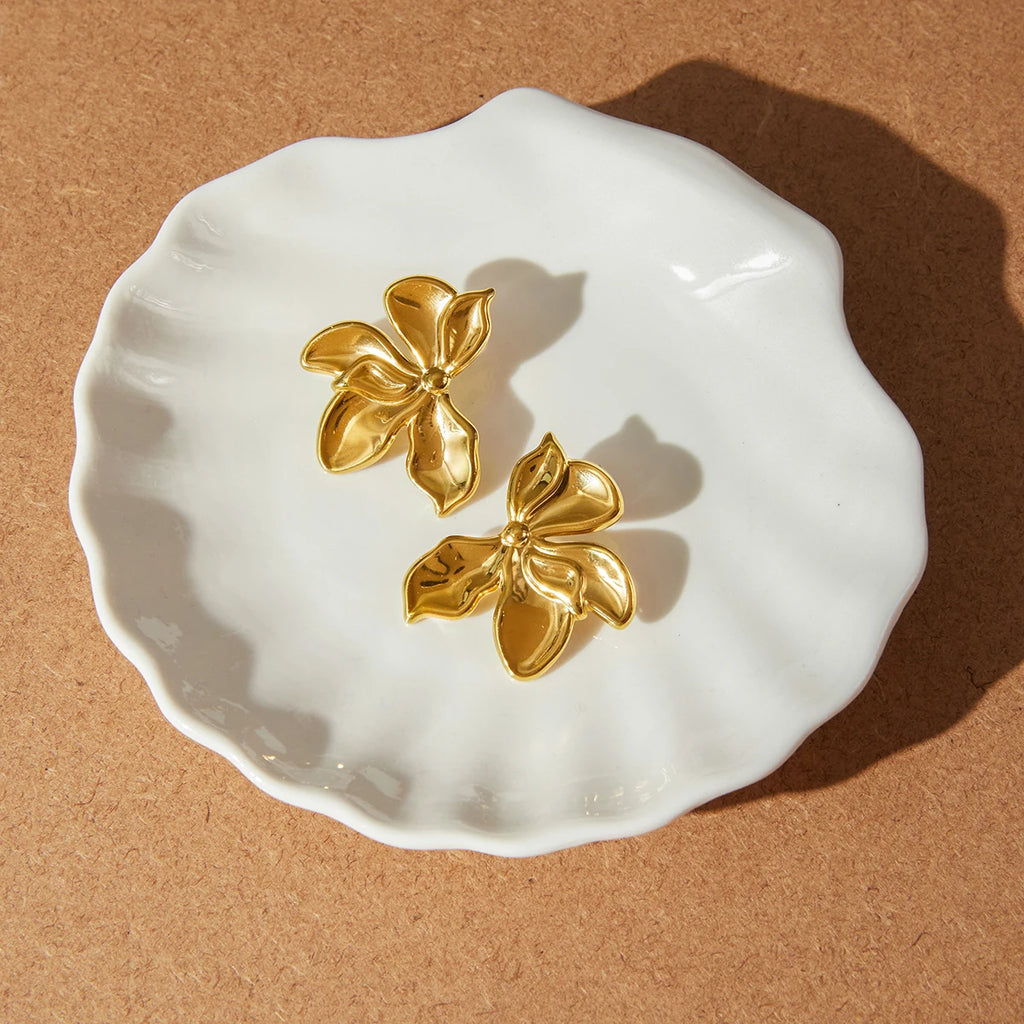 Veliora Bougainvillea Flower Stud Earrings ✨
