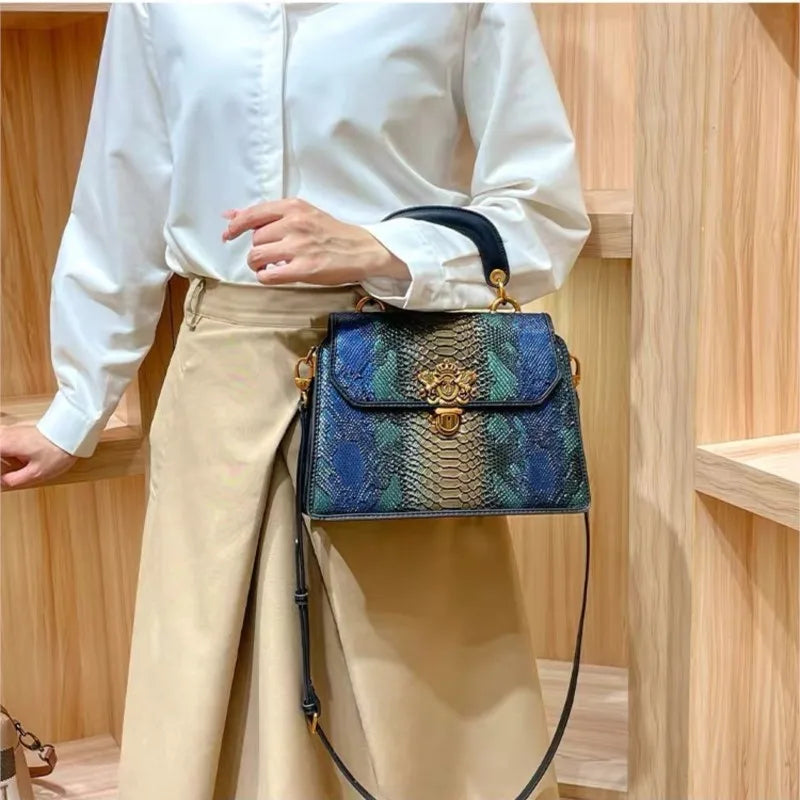 Veliora Contrast Luxe Crossbody 👜
