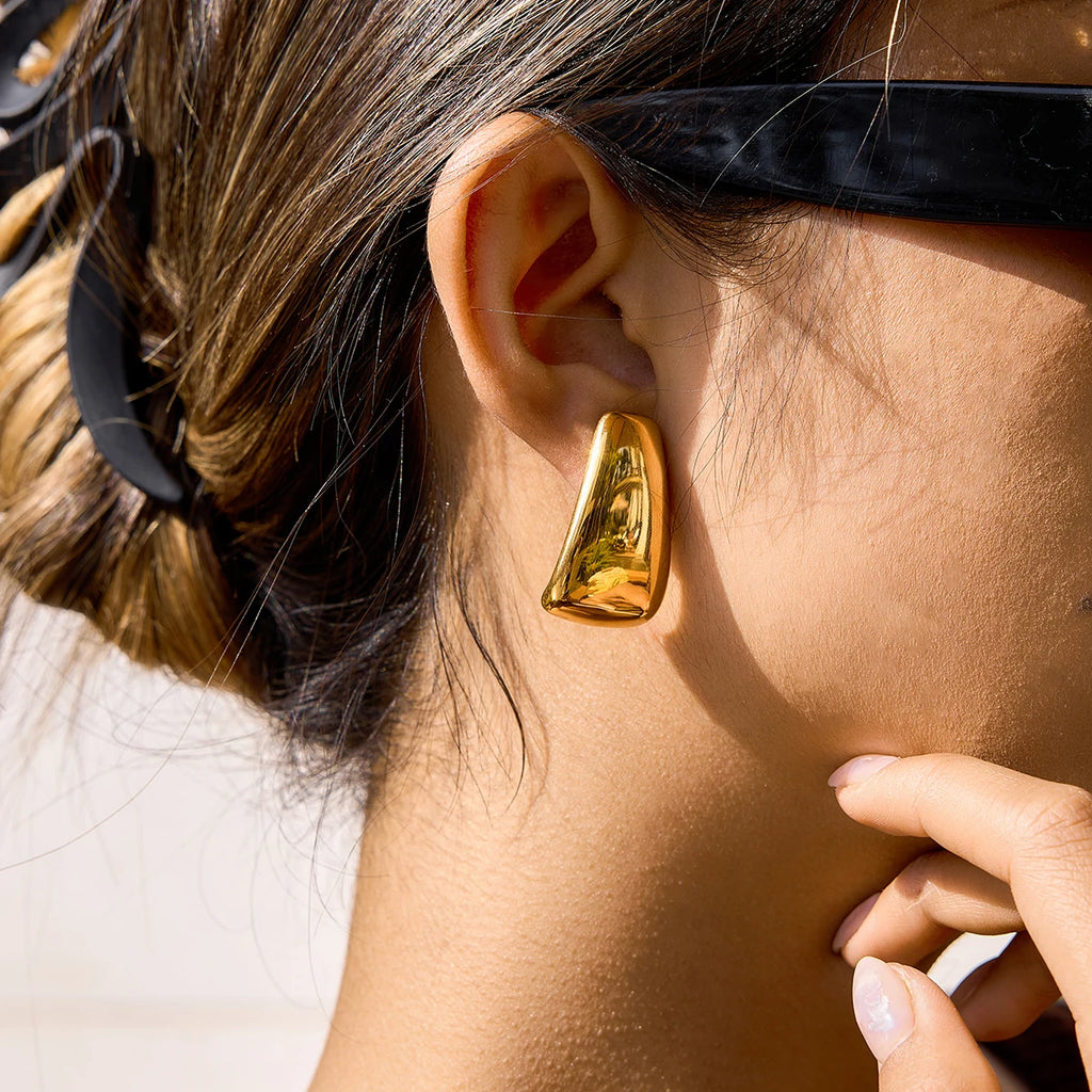 Veliora Élan Geometric Gold Earrings ✨