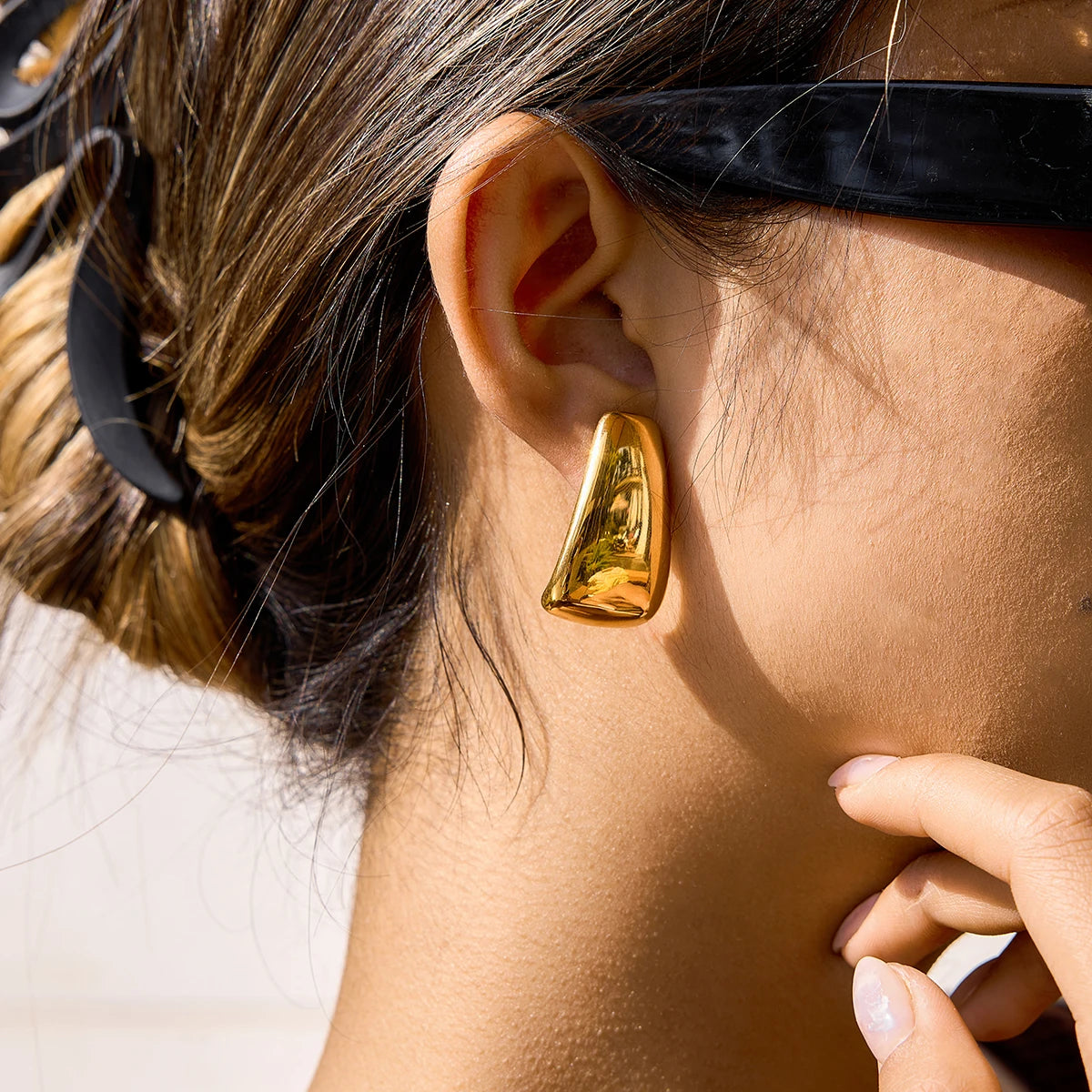 Veliora Élan Geometric Gold Earrings ✨
