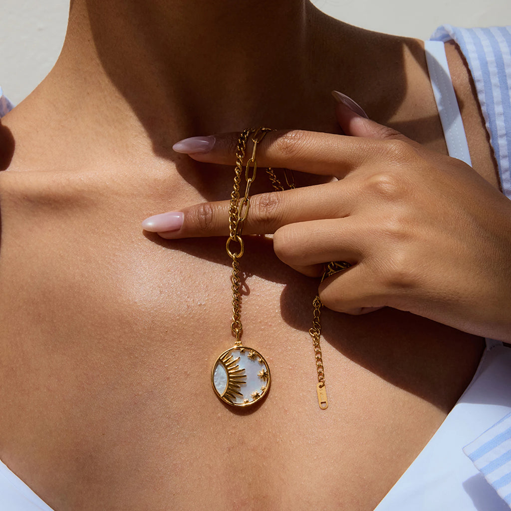 Veliora Mother-of-Pearl Sunstar Necklace ✨