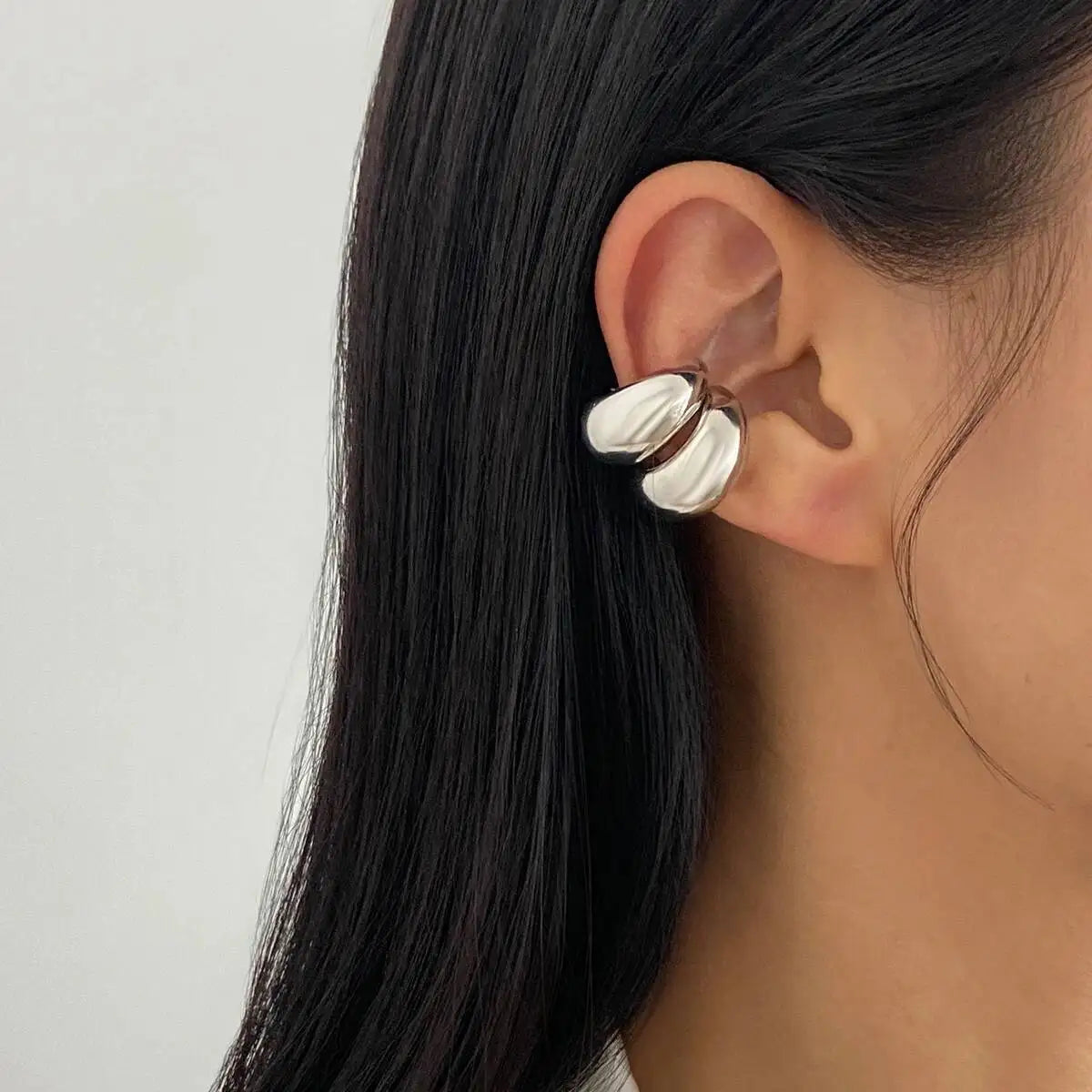 Veliora Liquid Drop C-Clip Earring ✨
