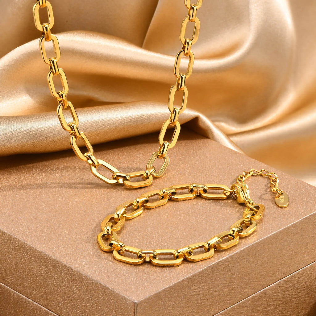 Veliora Chunky Oval Chain Necklace ✨