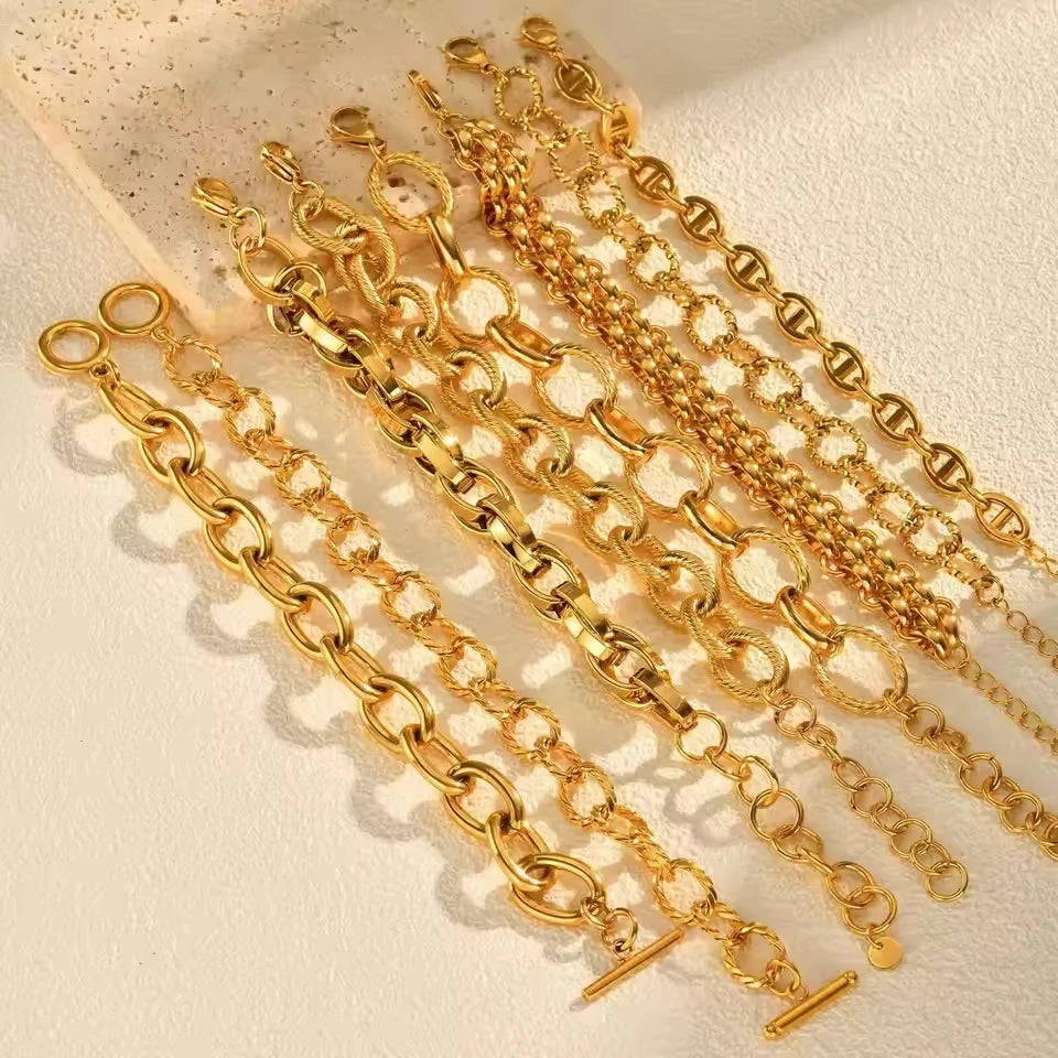 Veliora Bold Toggle Chain Bracelet ✨