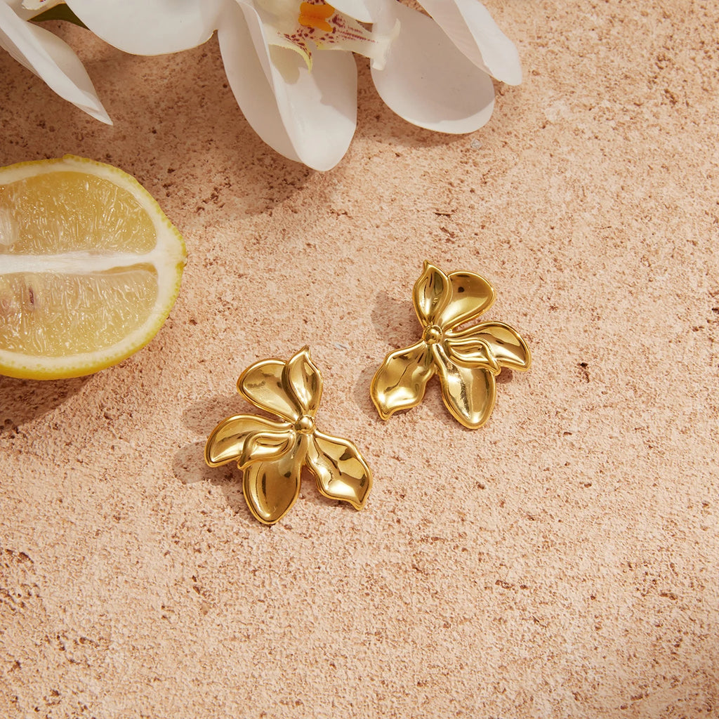 Veliora Bougainvillea Flower Stud Earrings ✨