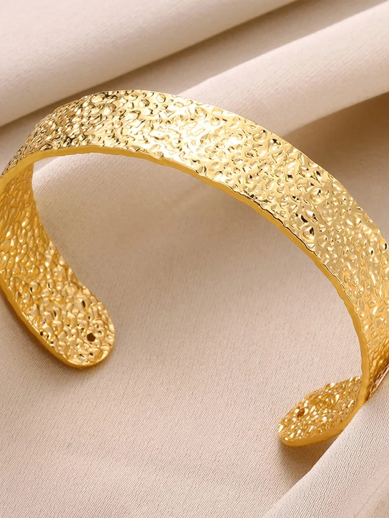 Veliora Textured Gold Cuff Bracelet ✨