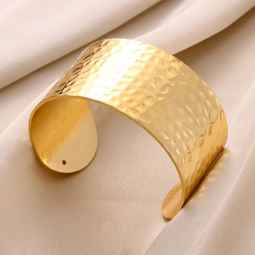 Veliora Textured Gold Cuff Bracelet ✨