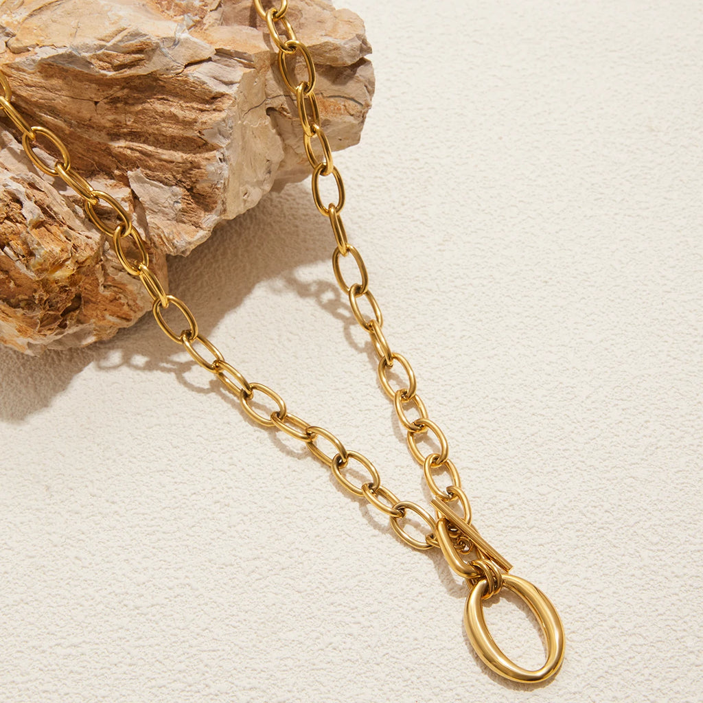 Veliora Oval Cross Chain Necklace ✨