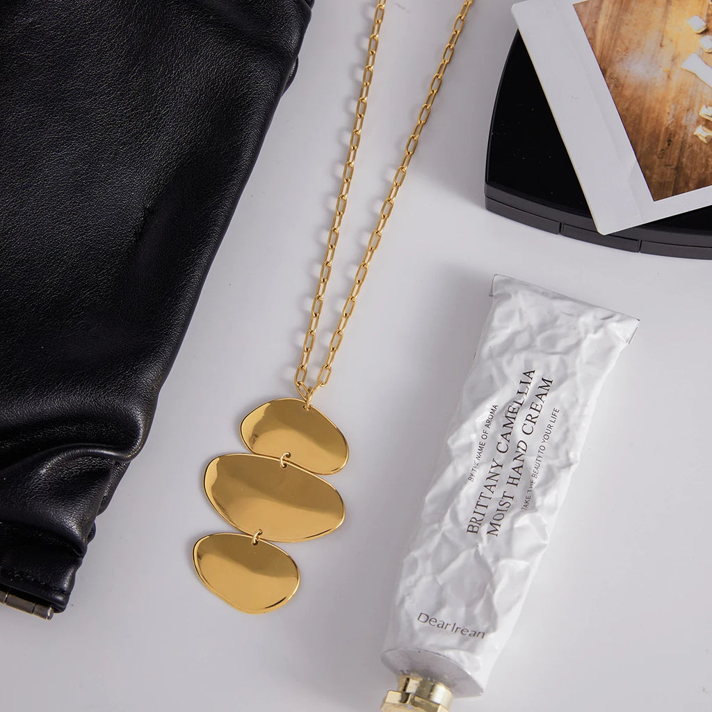 Veliora Triple Orbit Statement Necklace ✨