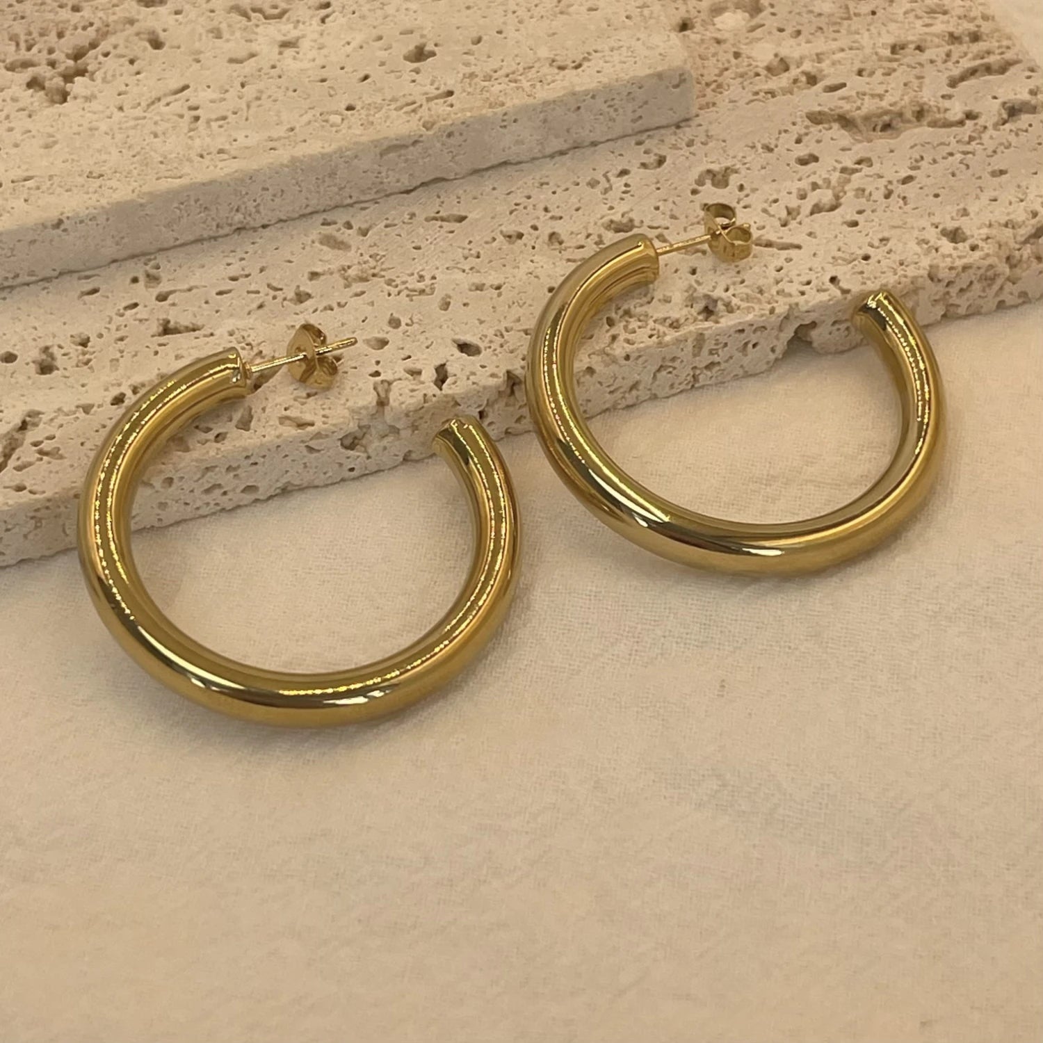 Veliora Classic Gold Hoop Earrings ✨
