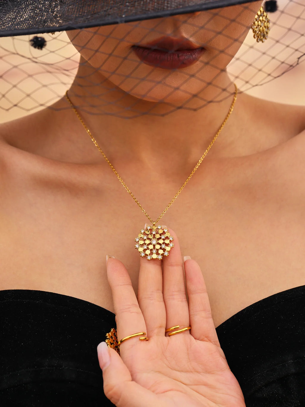 Veliora Golden Blossom Jewelry Set✨