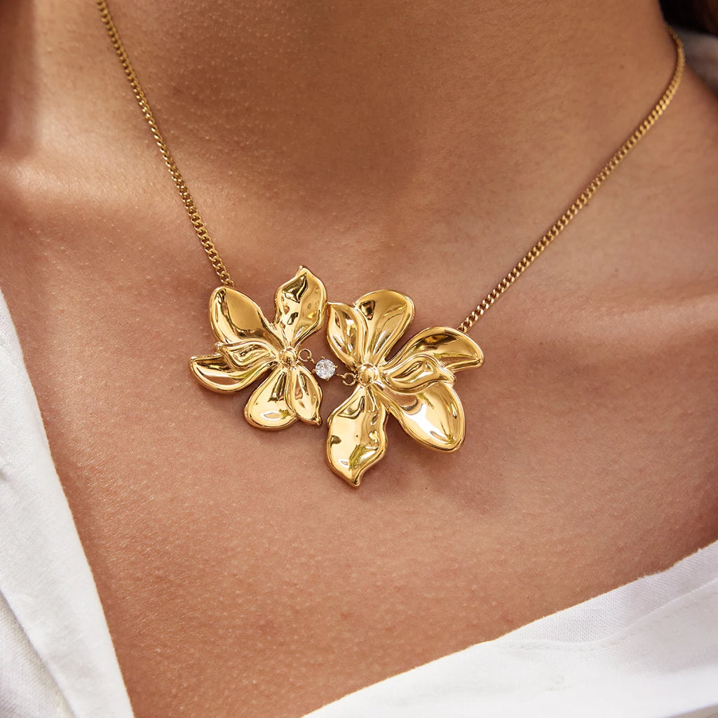Veliora Bougainvillea Bloom Necklace ✨