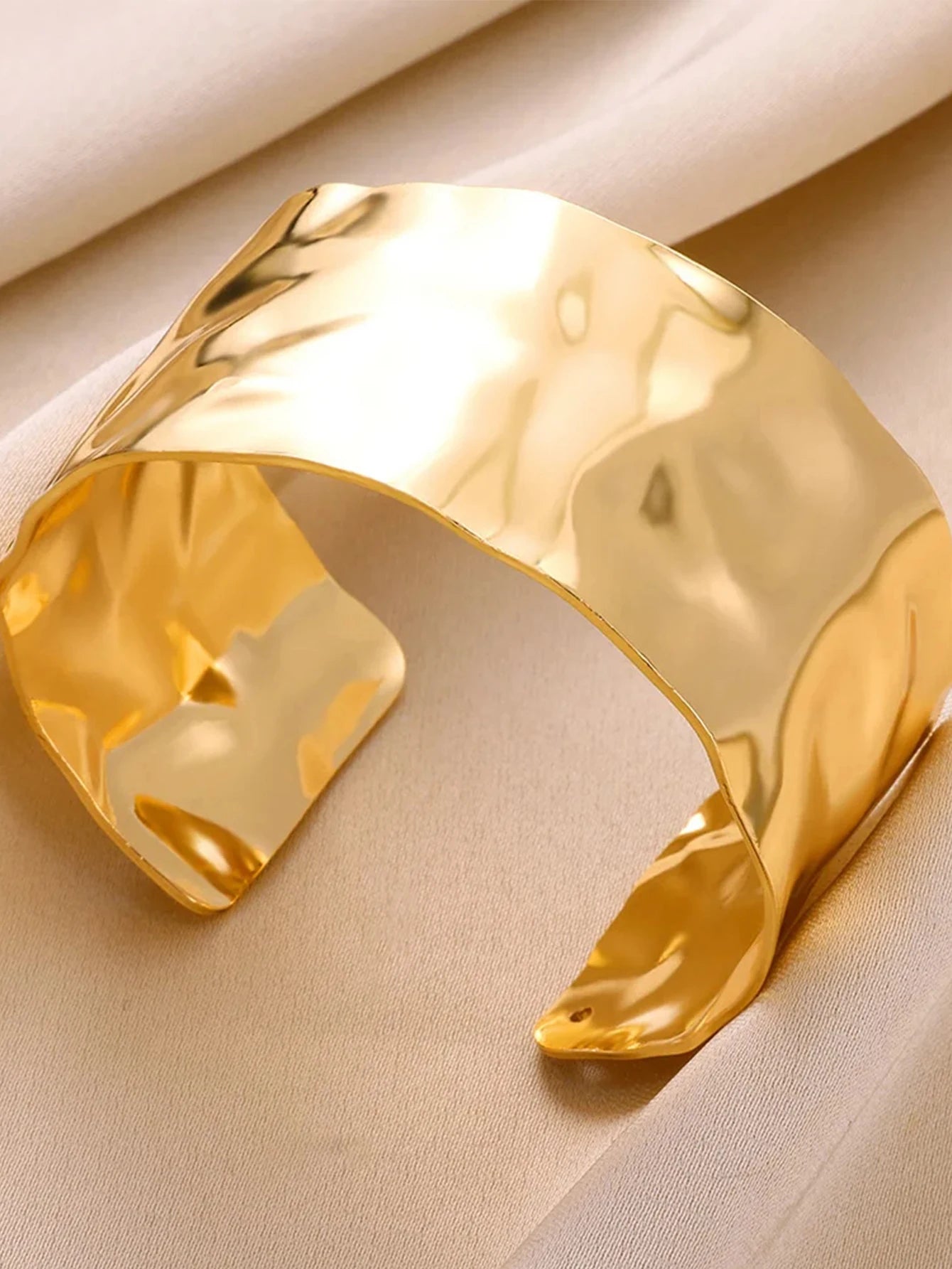 Veliora Textured Gold Cuff Bracelet ✨