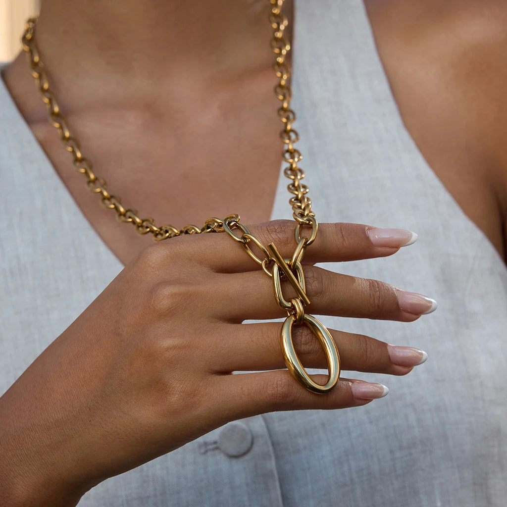 Veliora Oval Cross Chain Necklace ✨