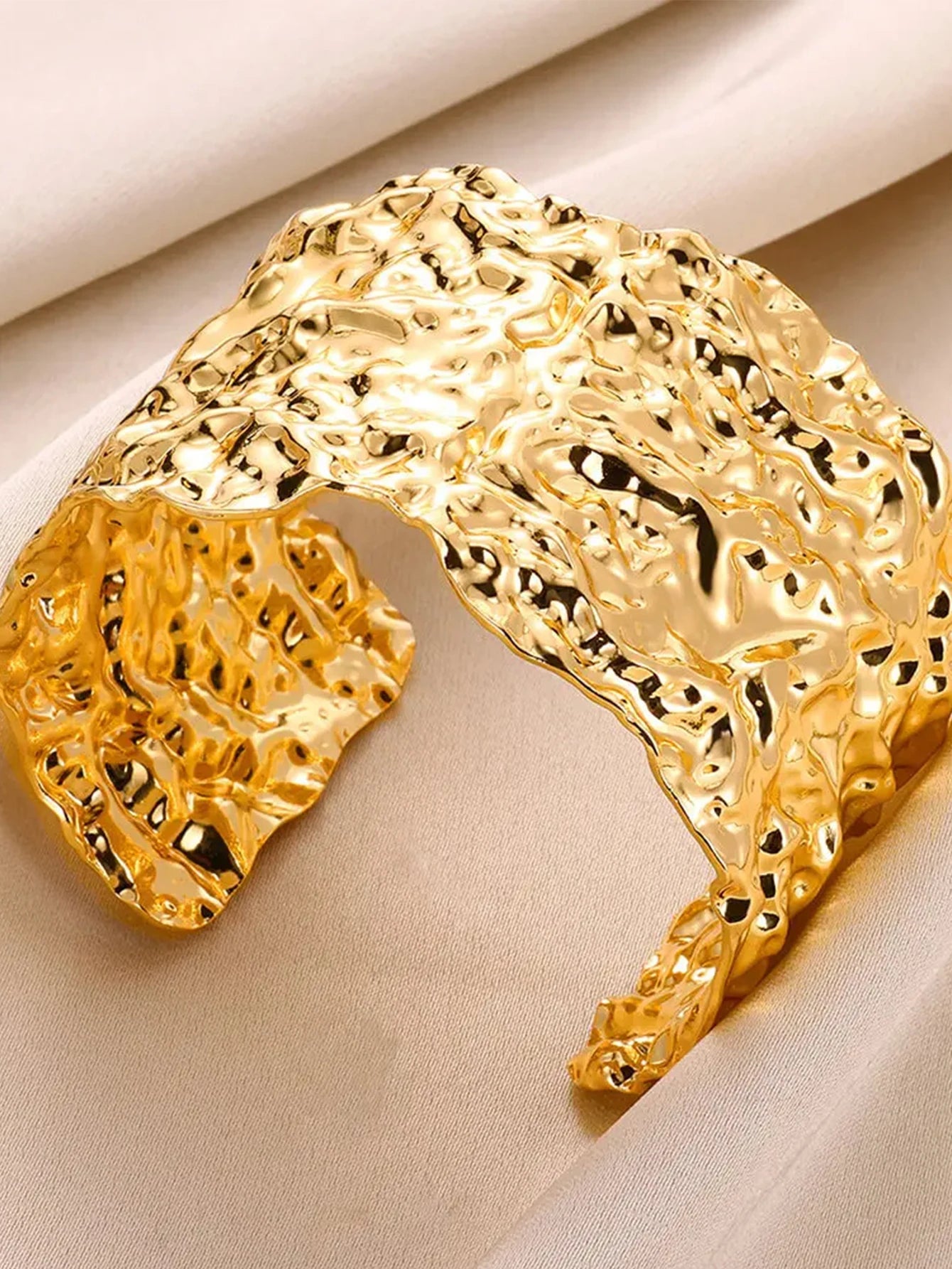 Veliora Textured Gold Cuff Bracelet ✨