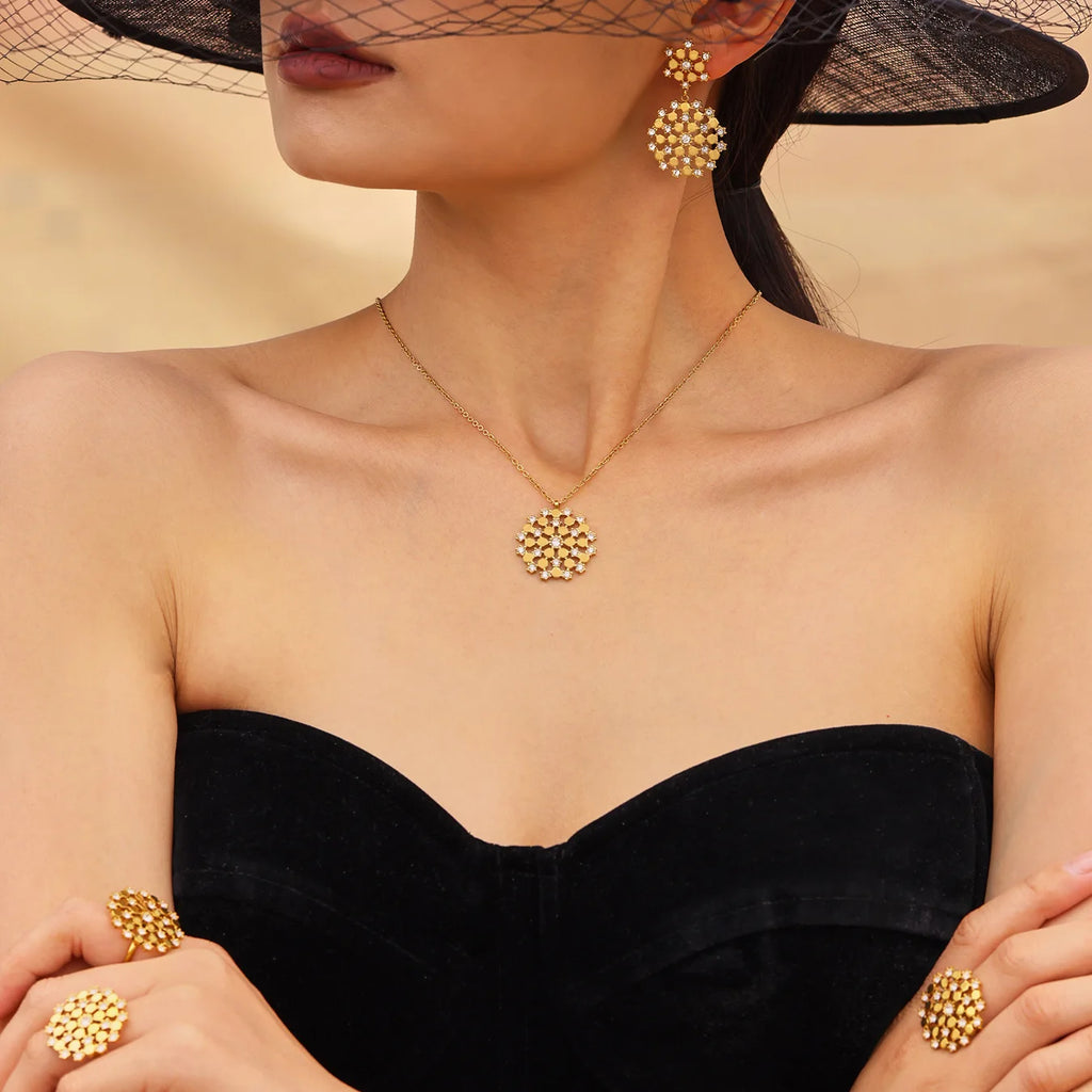 Veliora Golden Blossom Jewelry Set✨