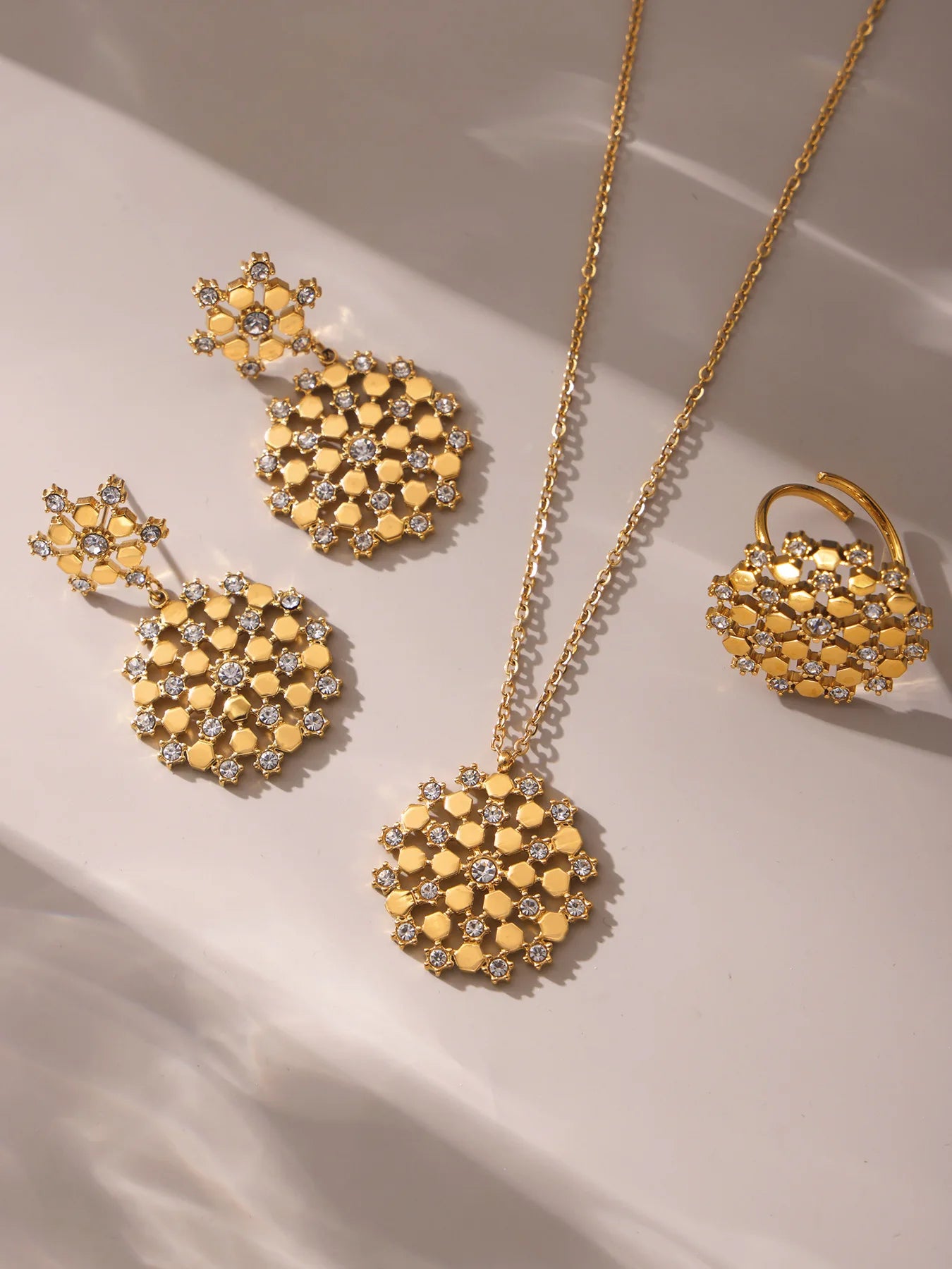 Veliora Golden Blossom Jewelry Set✨