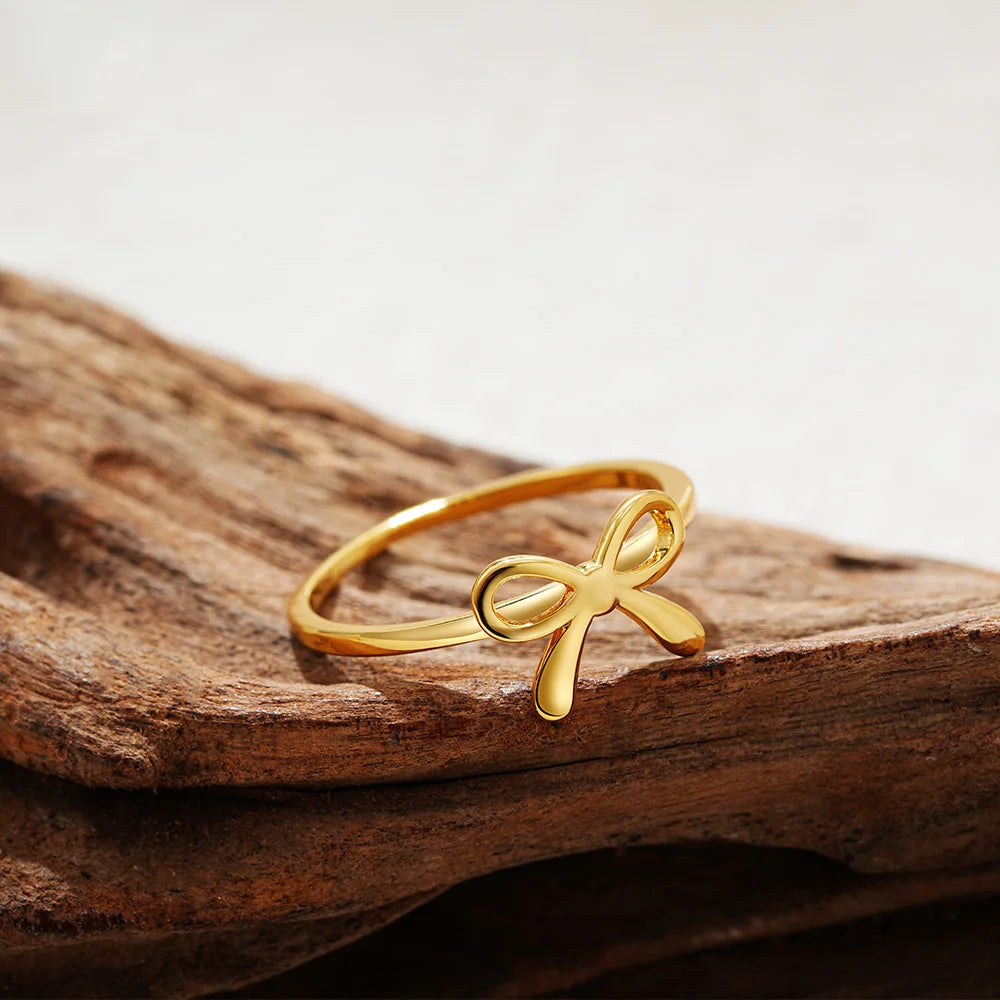 Veliora Gold Bow Ring ✨