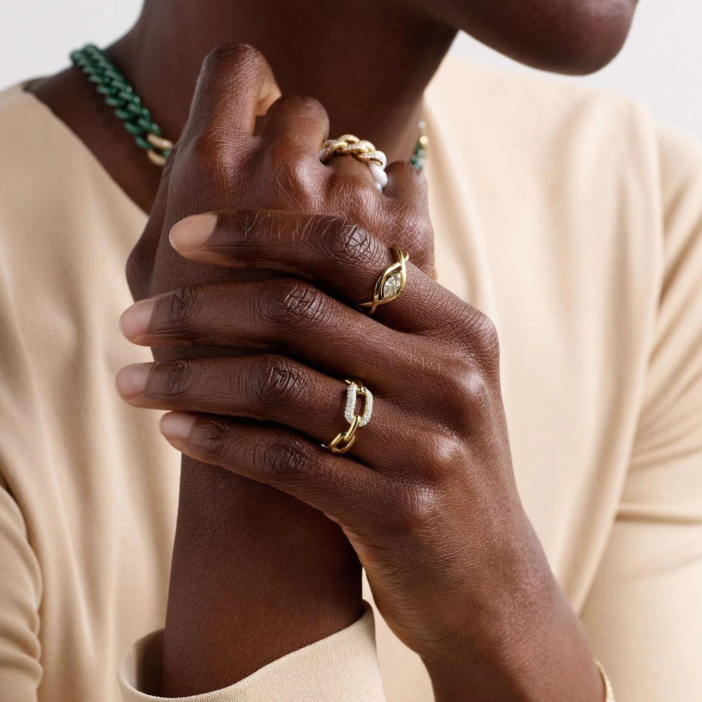 Veliora Oval Lumière Ring