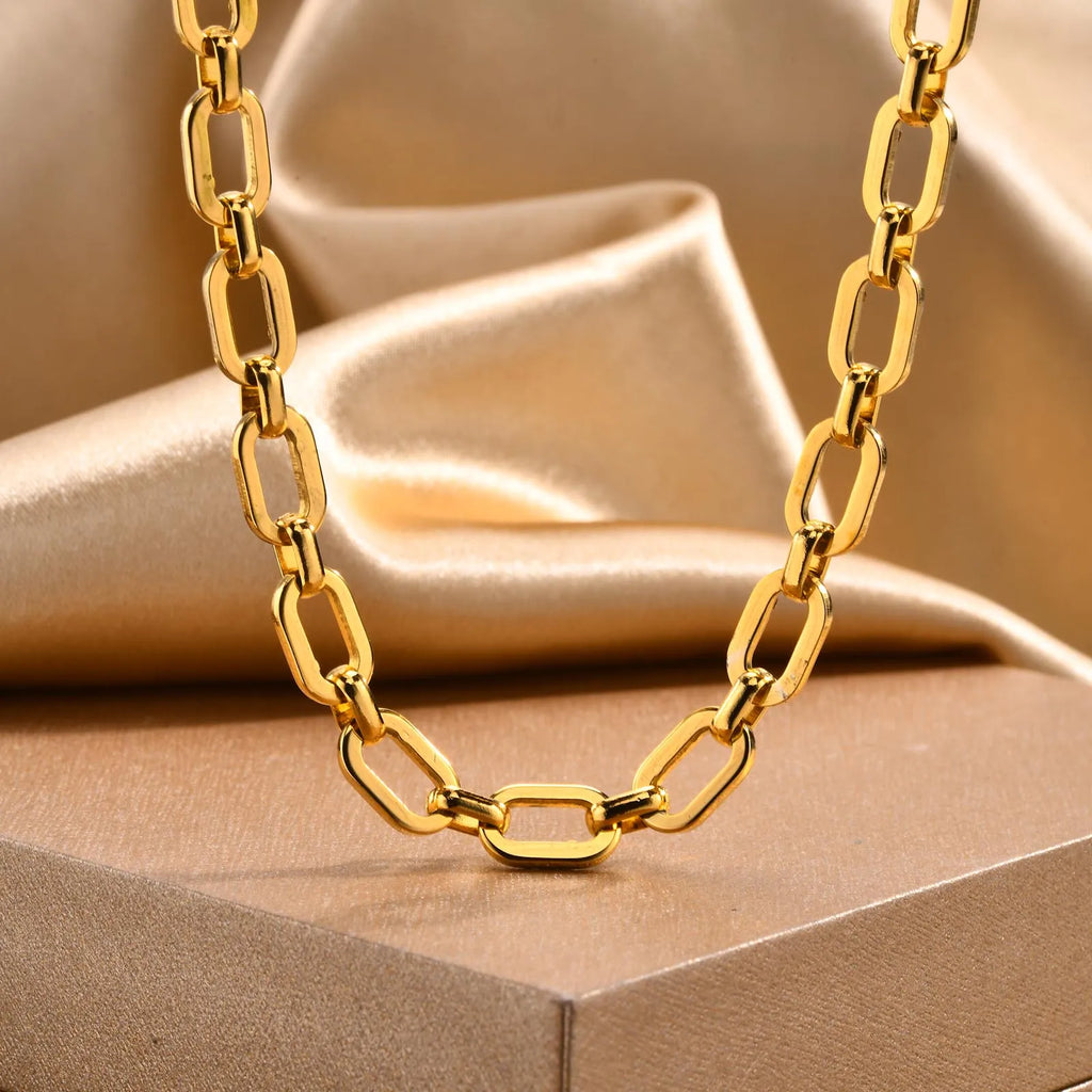 Veliora Chunky Oval Chain Necklace ✨