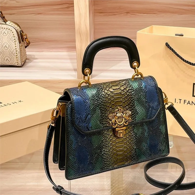 Veliora Contrast Luxe Crossbody 👜