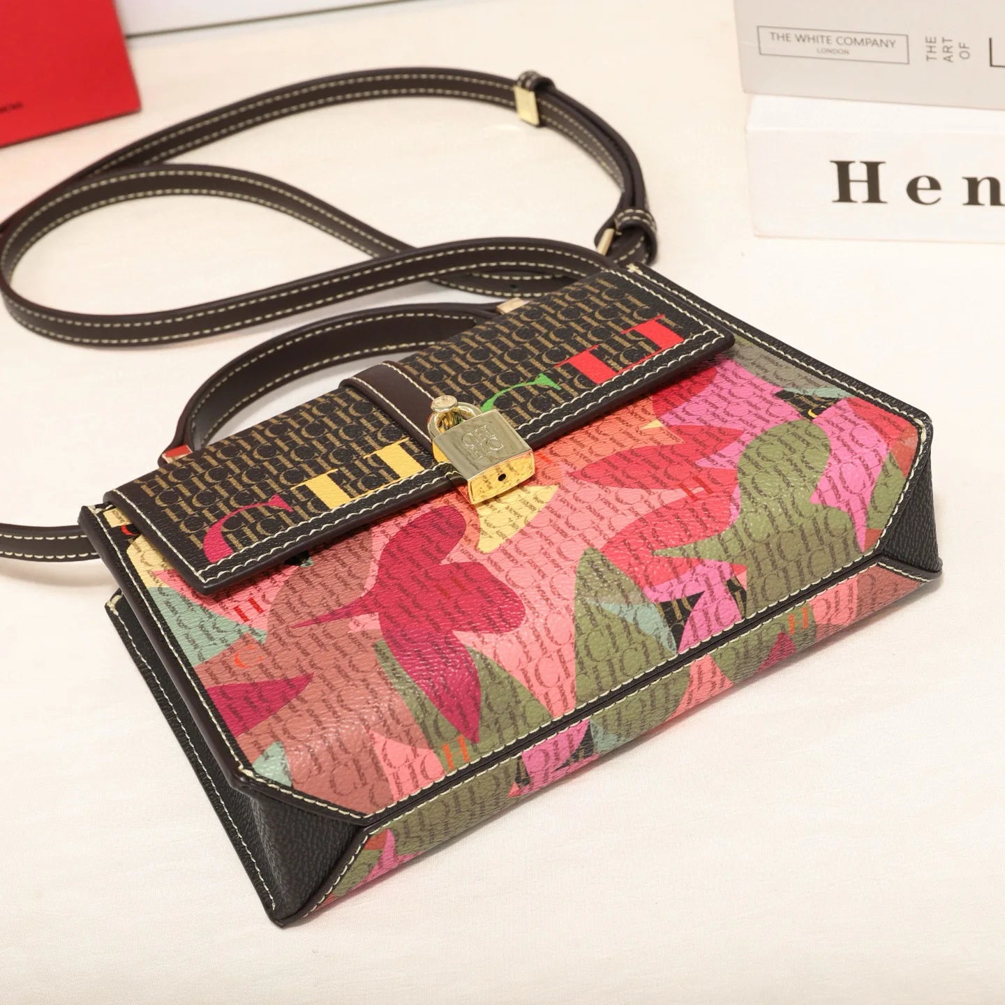Veliora Mini Éclat Crossbody 👜
