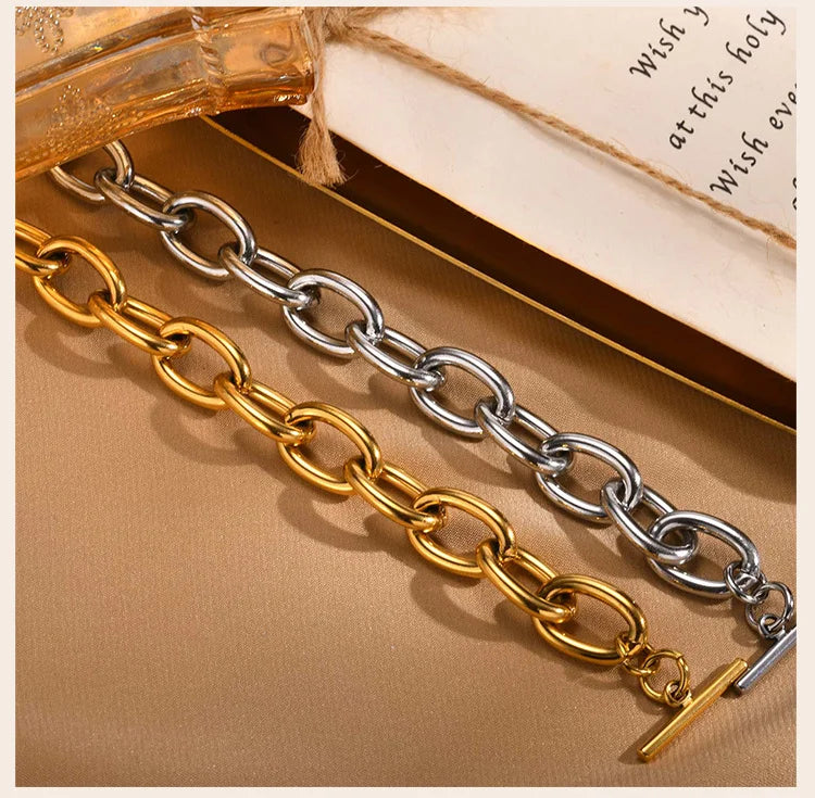 Veliora Bold Toggle Chain Bracelet ✨