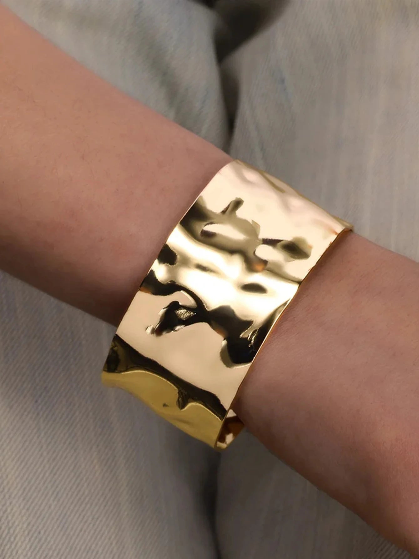 Veliora Textured Gold Cuff Bracelet ✨