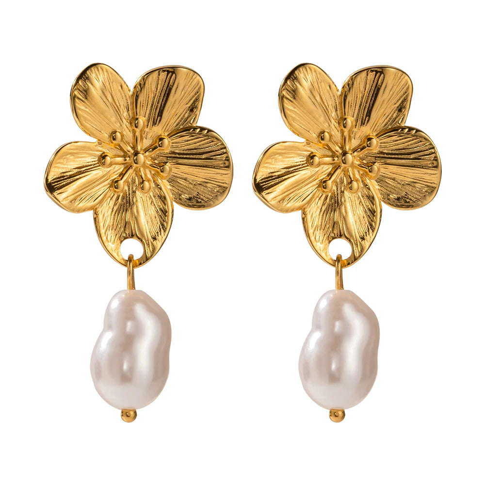 Veliora Vintage Flower Stud Earrings ✨