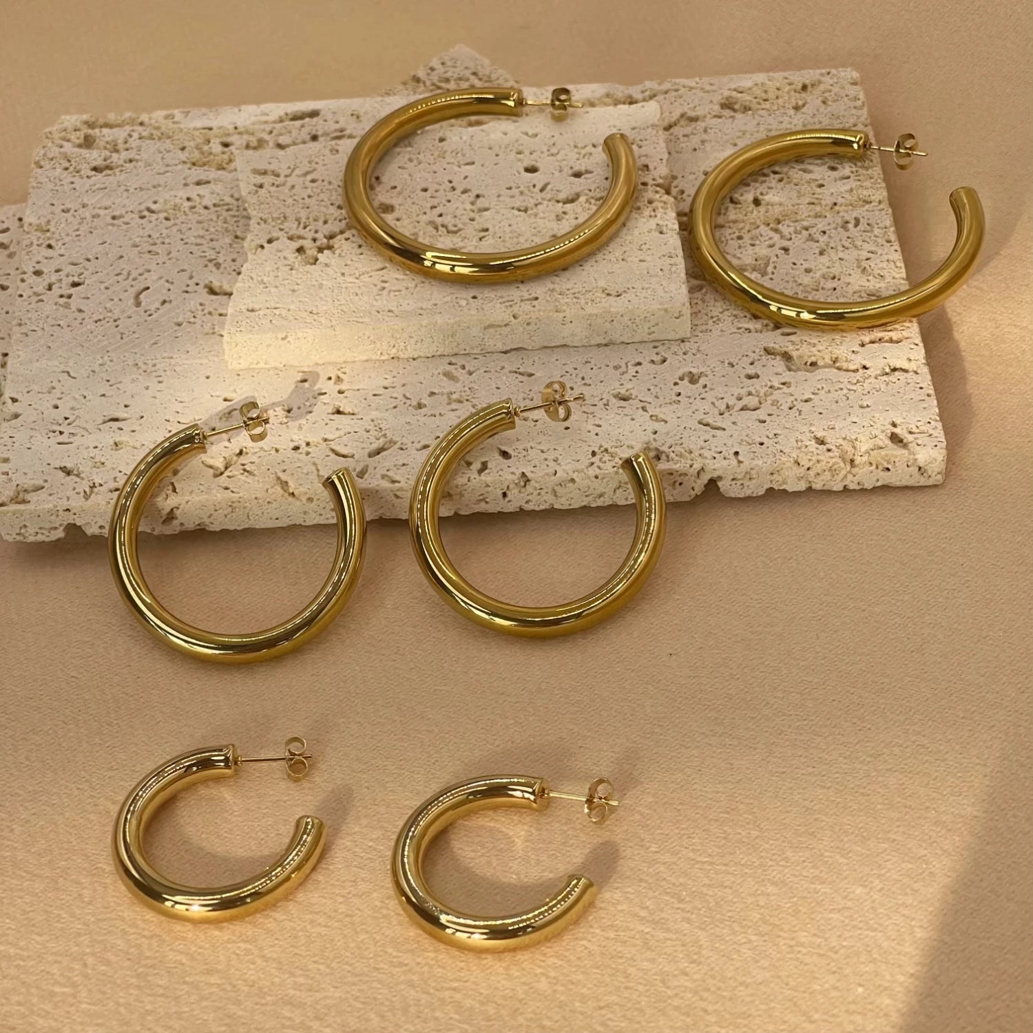 Veliora Classic Gold Hoop Earrings ✨