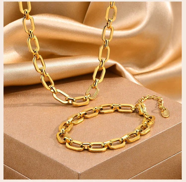Veliora Chunky Oval Chain Necklace ✨