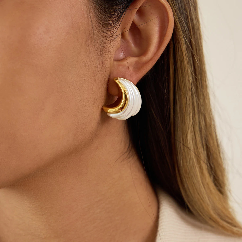 Veliora Luna Pearl Stud Earrings ✨