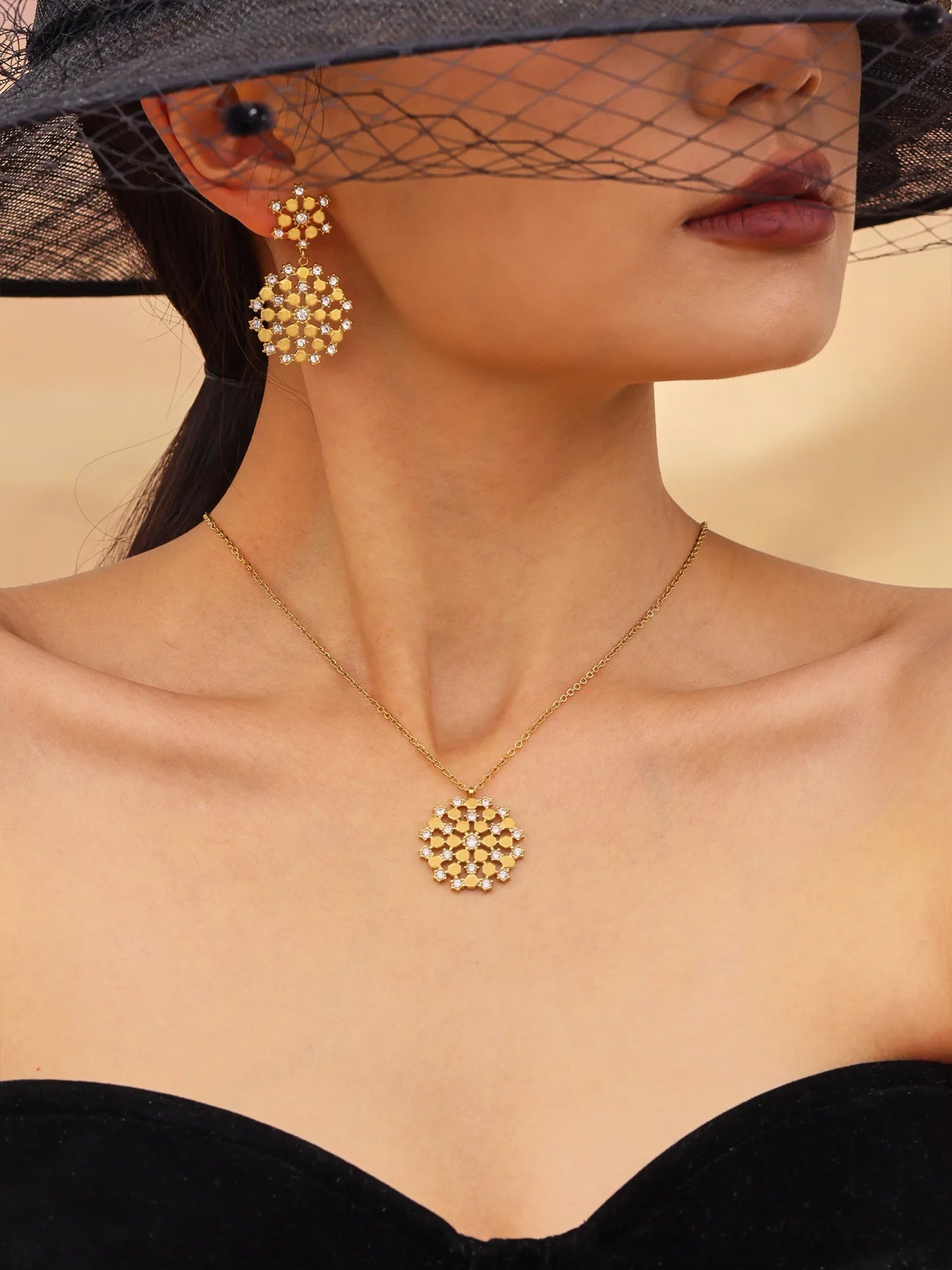 Veliora Golden Blossom Jewelry Set✨