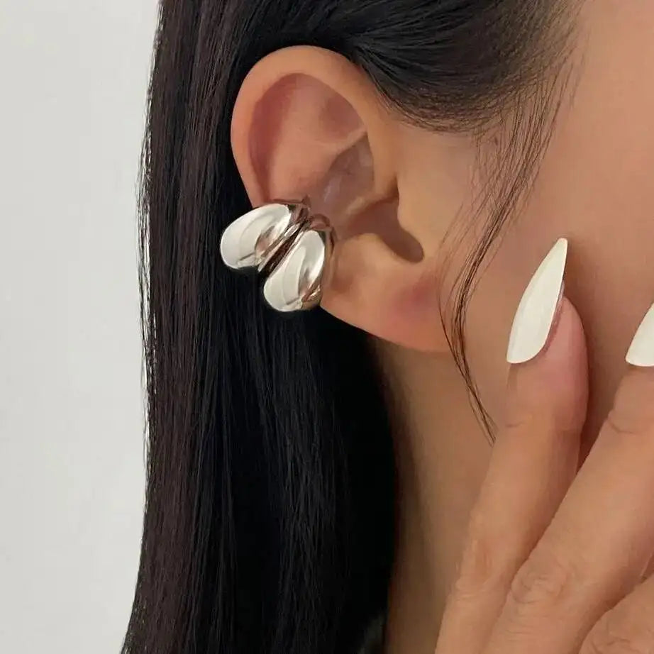 Veliora Liquid Drop C-Clip Earring ✨