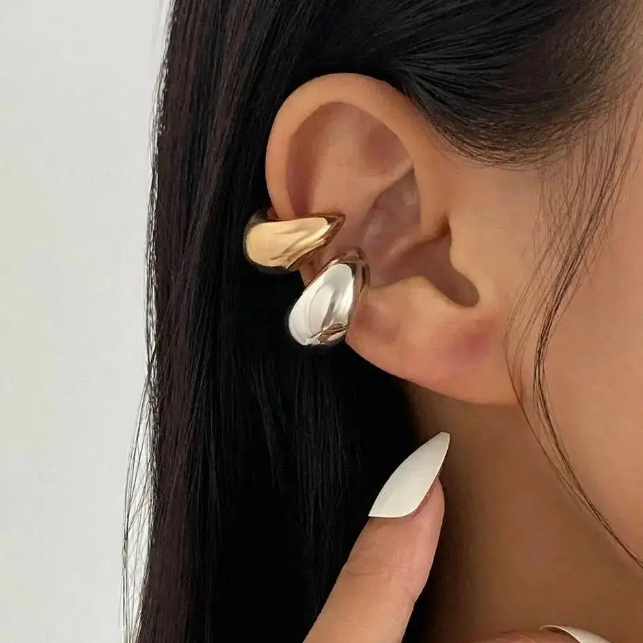 Veliora Liquid Drop C-Clip Earring ✨