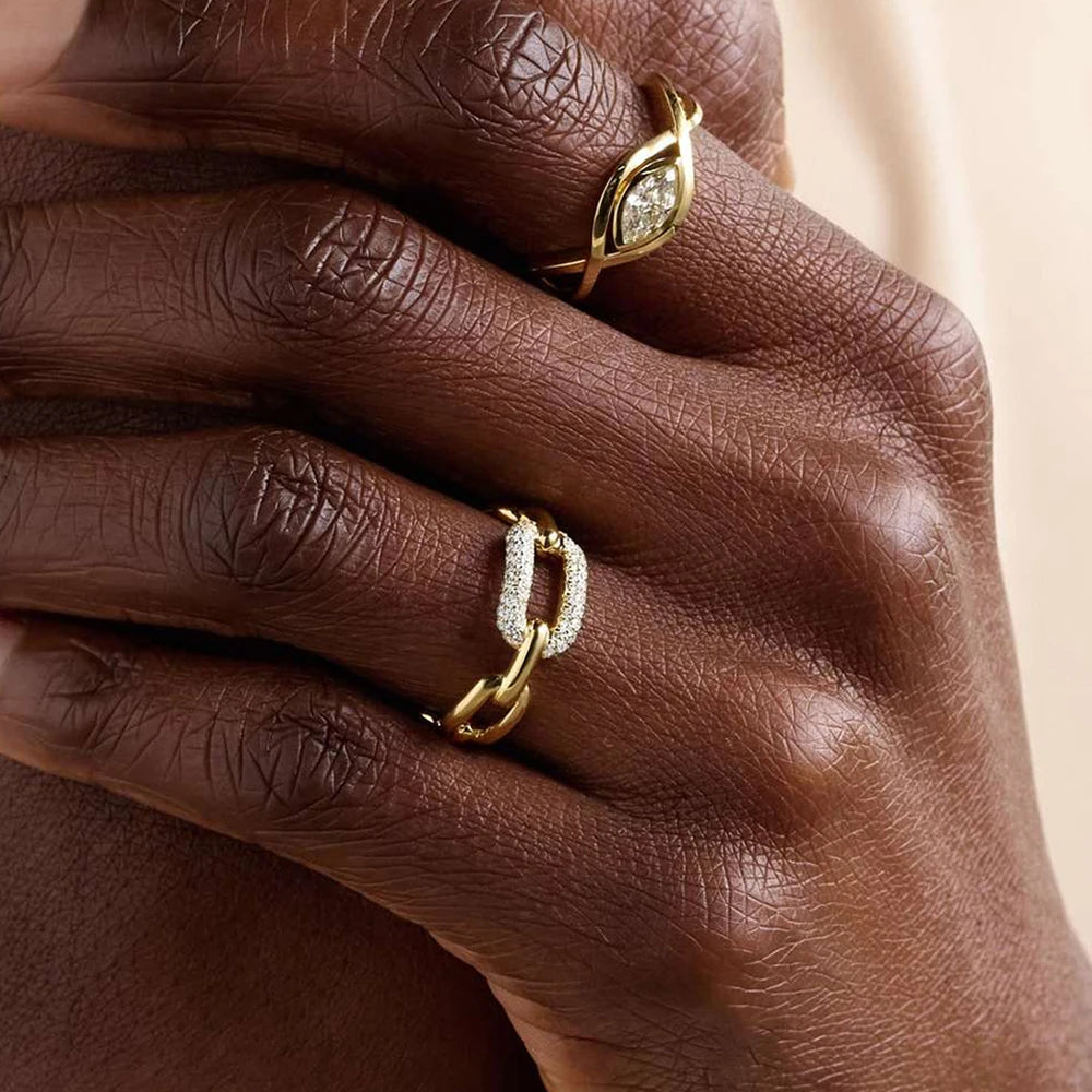 Veliora Oval Lumière Ring